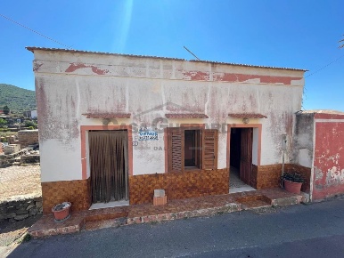 Foto Casale in Via Sibà, Pantelleria di 70 m² con 3 locali in vendita