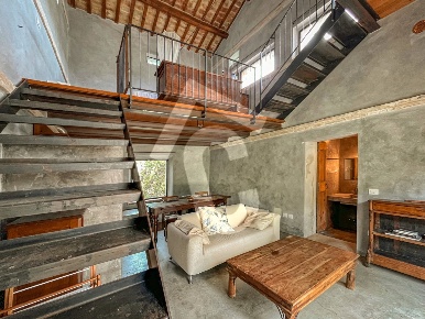 Foto Casale a Jesi Borgo Minonna di 795 m² con 10 locali in vendita