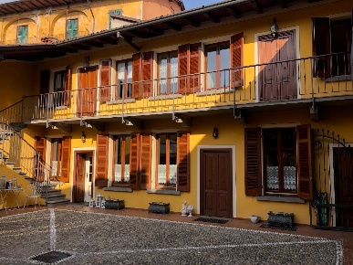 Foto Casale a Chiari di 220 m² con 6 locali in vendita