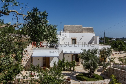 Foto Casale a Martina Franca di 163 m² con 13 locali in vendita