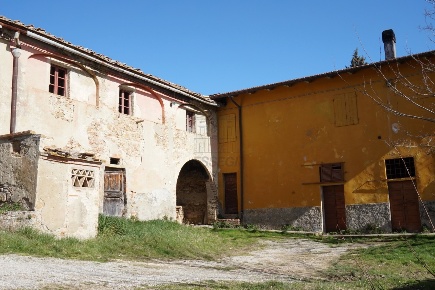 Foto Casale in Via del Vallone 49, Certaldo di 1300 m² con 35 locali