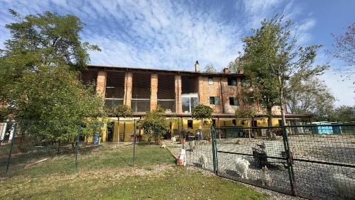 Foto Casale in via umberto 1, Greggio di 204 m² con 7 locali in vendita