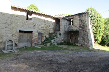Foto Casale a Todi di 350 m² con 12 locali in vendita