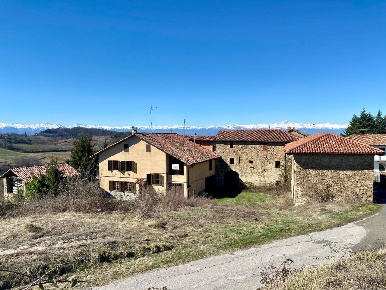 Foto Casale in Via Carlo Rovere 3, Bossolasco di 790 m² con 8 locali