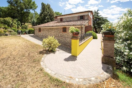 Foto Casale in Via di San Martino, Porcari di 416 m² con 15 locali