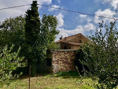 Foto Casale a Monsano di 464 m² in vendita