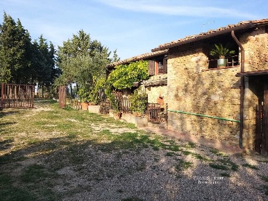 Foto Casale in Vocabolo Coccimignolo 37, Marsciano di 360 m² con 13 locali