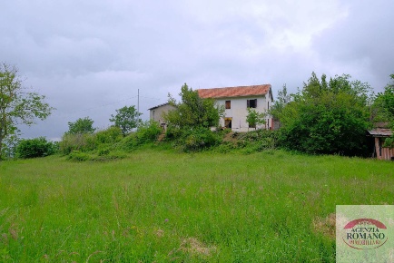Foto Casale a Malvicino di 21130 m² con 6 locali in vendita
