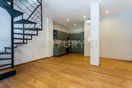 Foto Loft in Via dell'Olmata 30, Roma Colle Oppio di 90 m² con 2 locali