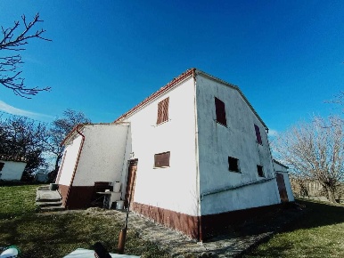 Foto Casale a Poggio San Marcello di 180 m² in vendita