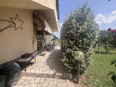 Foto Casale in Via Case Sparse, Scansano di 250 m² con 9 locali in vendita