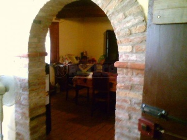 Foto Casale a Santa Maria a Monte di 200 m² con 8 locali in vendita