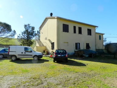 Foto Casale in Strada Provinciale dei Quattro Comuni, di 180 m² in vendita