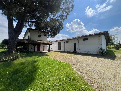 Foto Casale in Località solferine  239, Borgonovo Val Tidone di 263 m²