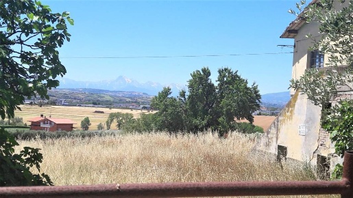 Foto Casale in Contrada Civita, Colonnella di 450 m² con 10 locali