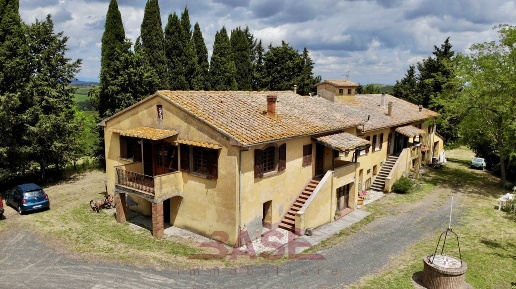 Foto Casale in Via di Montecatini Val di Cecina, Montecatini Val di Cecina