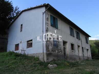 Foto Casale a San Godenzo di 350 m² con 13 locali in vendita