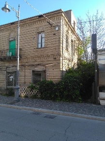Foto Casale a Silvi Silvi Marina di 300 m² con 9 locali in vendita
