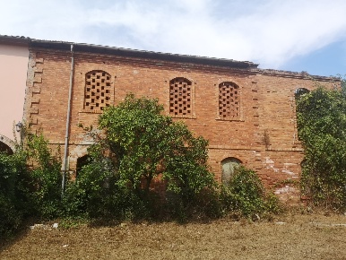Foto Casale in Via Tavolara 59, Castelnuovo Magra di 377 m² con 15 locali