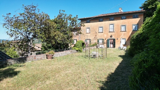 Foto Casale in Via di matraia, Lucca Matraia - Valgiano di 3000 m²