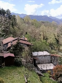 Foto Casale a Casola in Lunigiana di 300 m² con 11 locali in vendita