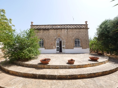 Foto Casale in Via Papa Giovanni XXIII, Ostuni di 190 m² con 12 locali
