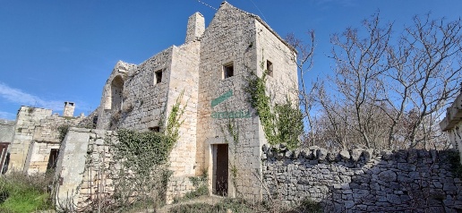 Foto Casale in Via Bosco Selva 24, Alberobello di 300 m² con 8 locali