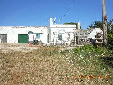 Foto Casale in Via Chiancaro, Martina Franca di 350 m² con 5 locali