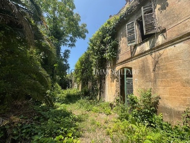 Foto Casale a Livorno di 2400 m² in vendita