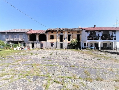 Foto Casale in via adua 10, Pezzana di 125 m² con 1 locali in vendita