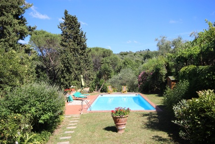 Foto Casale a Lucca Fagnano - Meati di 300 m² con 11 locali in vendita