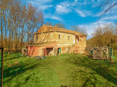 Foto Casale in Via San Giuseppe 70, Agugliano di 200 m² in vendita
