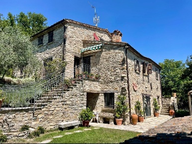 Foto Casale in sartiano, Novafeltria di 270 m² con 12 locali in vendita