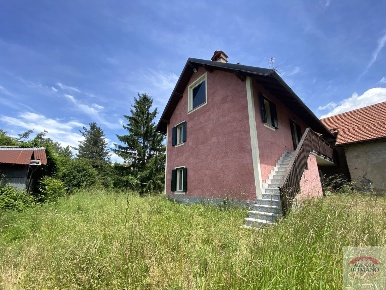 Foto Casale in Via dei Perrando 78, Sassello Centro di 222 m² con 5 locali