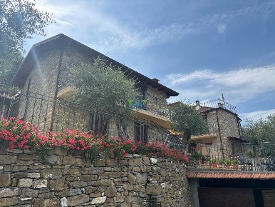 Foto Casale in Località Ciantà, Stellanello di 357 m² con 15 locali