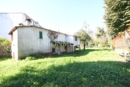 Foto Casale in Via Circonvallazione, Sarzana Centro di 170 m² con 8 locali