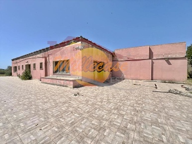Foto Casale in STRADA PER FLORIDIA, Siracusa Villaggio Miano di 1100 m²