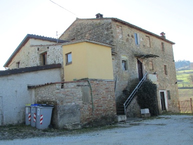 Foto Casale a Todi di 300 m² con 12 locali in vendita