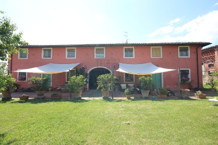 Foto Casale a Lucca Monte San Quirico - Tre Cancelli di 500 m² in vendita