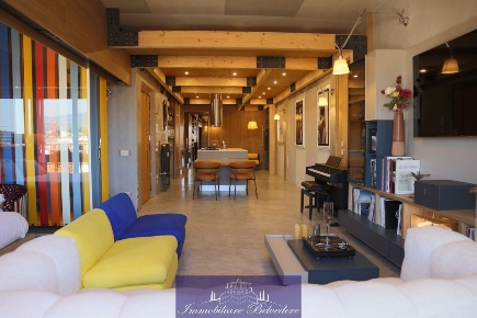 Foto Loft in Piazza della Vittoria, Firenze di 88 m² con 2 locali