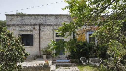 Foto Casale in contrada cervarolo, Ostuni Campanile, Fumarola, Cavalleriza