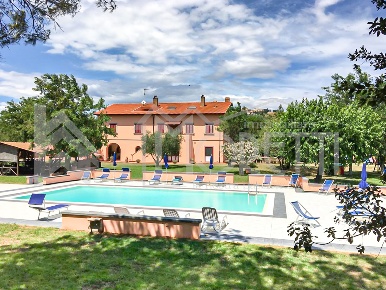 Foto Casale in Località San Marco, Rosignano Marittimo di 919 m² in vendita