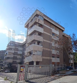 Foto Appartamento in Via Gerobino Pilli, Messina Camaro Inferiore di 100 m²