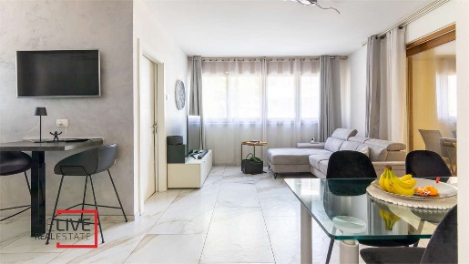 Foto Duplex in via Adige, Merano Centro di 112 m² con 4 locali in vendita