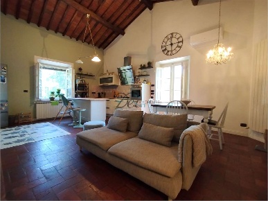 Foto Duplex in via del parco, Capannori Marlia di 132 m² con 6 locali