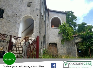 Foto Casale a Teano Centro di 145 m² con 4 locali in vendita