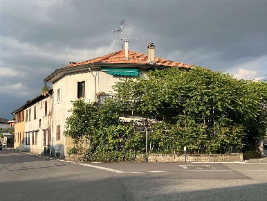 Foto Multiproprietà a Fara Gera d'Adda Centro di 800 m² con 18 locali
