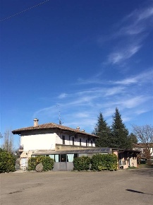 Foto Multiproprietà a Tortona Centro di 953 m² con 23 locali in vendita