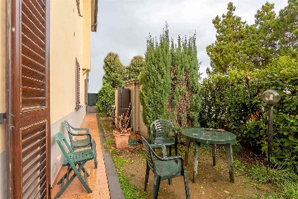 Foto Multiproprietà a Prato San Giorgio a Colonica di 347 m² con 14 locali