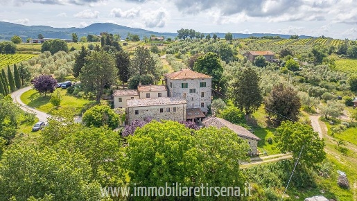 Foto Casale a Orvieto di 800 m² con 20 locali in vendita